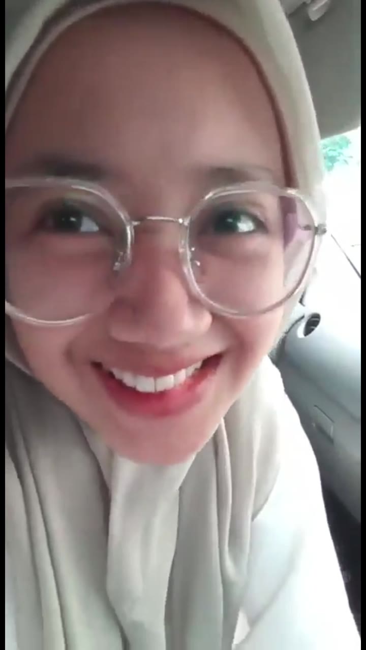 Video Viral Tante Binor Cantik Pemilik Hotel dan Restauran Surabaya Indonesia Service Client